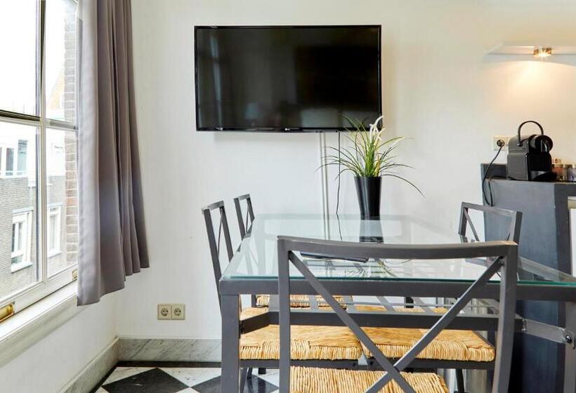اتاق لوکس با تخت بزرگ, Modern Canal House Loft   City Center
