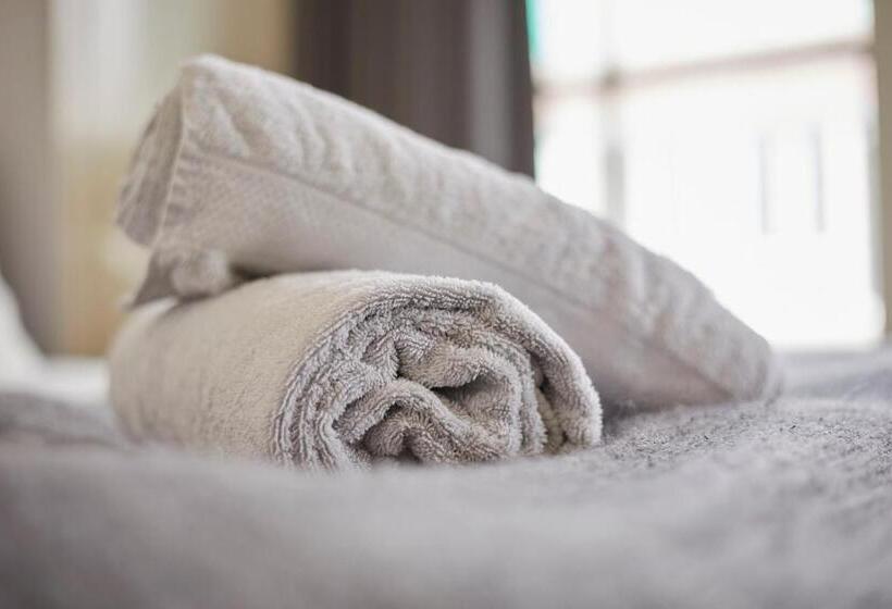 اتاق لوکس با تخت بزرگ, Modern Canal House Loft   City Center