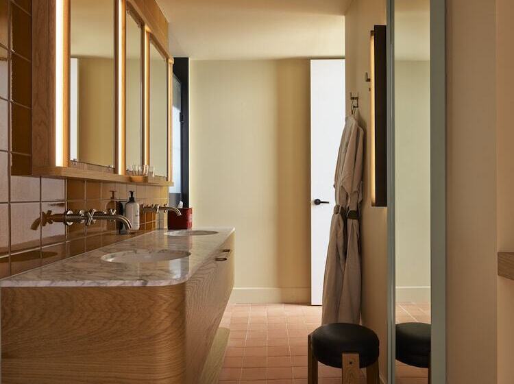 Люкс, Ace Hotel Sydney