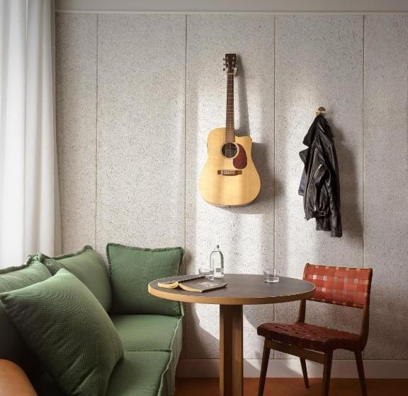 플러스 스탠다드 룸, Ace Hotel Sydney