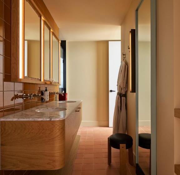 스위트, Ace Hotel Sydney