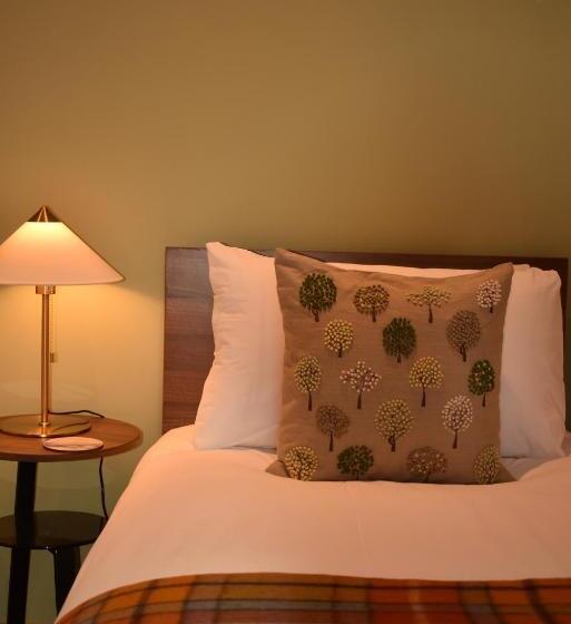 Standard room with outdoor bath, Orchy Bank House