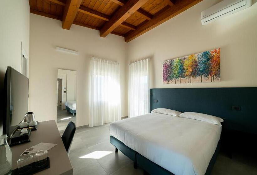 Полулюкс Одноместный с Террасой, Villa Porrelli Rooms & Spa Suite
