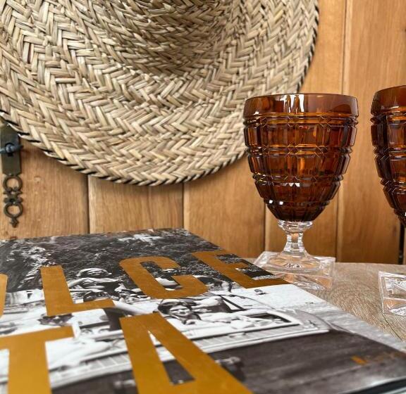 片側に海が見えるデラックスルーム, Villa Paradis
