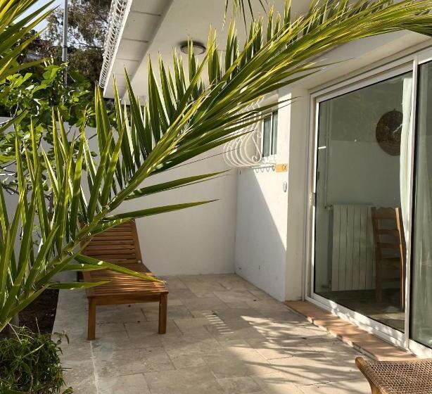 Номер Стандарт Вид на Сад, Villa Paradis