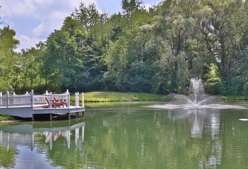 Люкс Кровать Кинг, Waterview Lodge By Amish Country Lodging