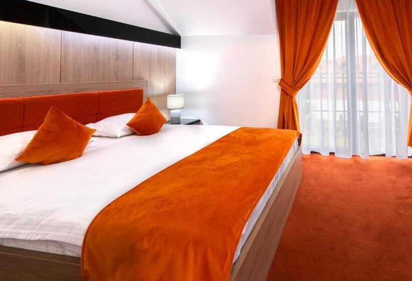 Apartamento 1 Dormitório com Sacada, Pensiunea Paradisul Verde