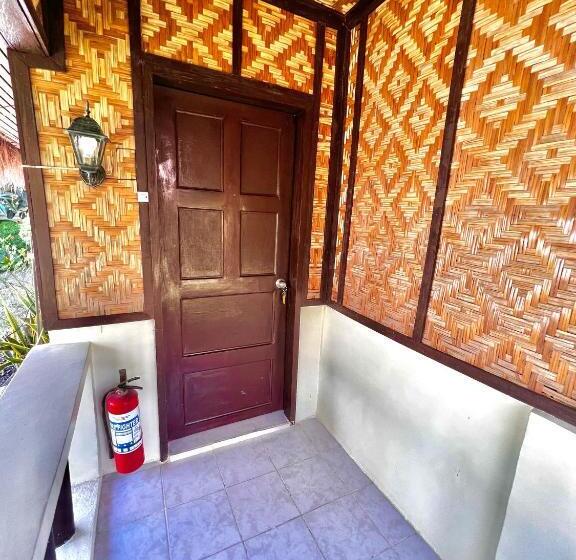 اتاق استاندارد سه نفره, West Side Cabana