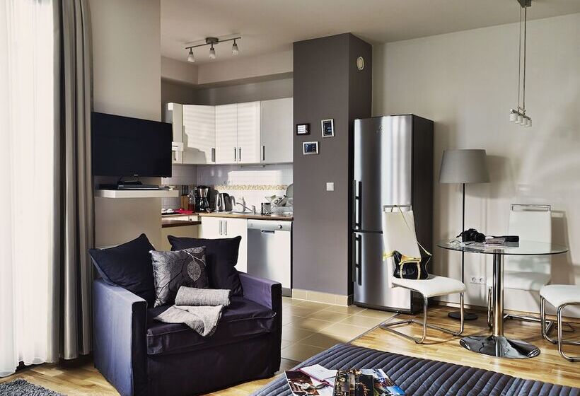 스탠다드 스튜디오, 7seasons Apartments Budapest