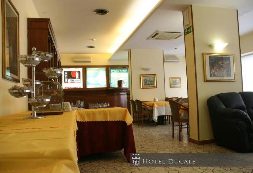 Номер Стандарт Трехместный, Ducale