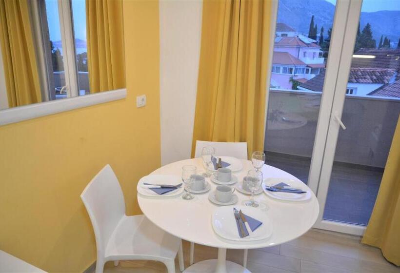 استودیو خانوادگی, Villa Avantgarde