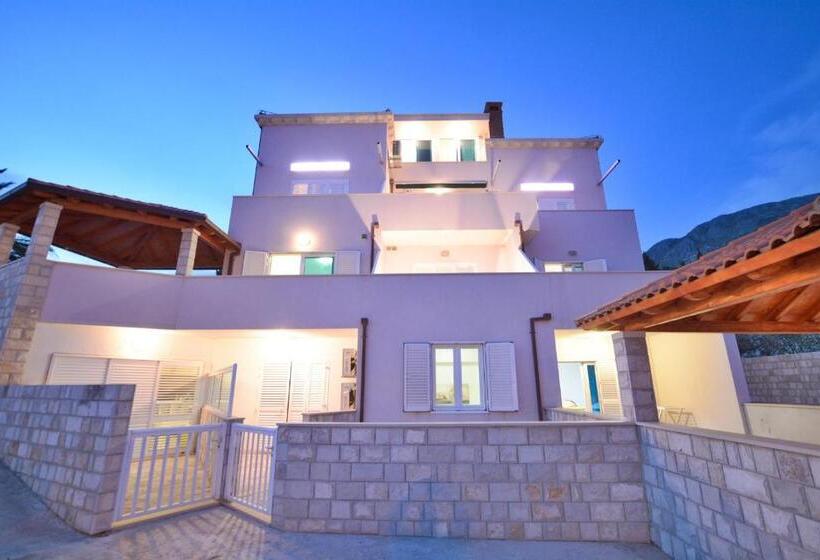 استودیو خانوادگی, Villa Avantgarde