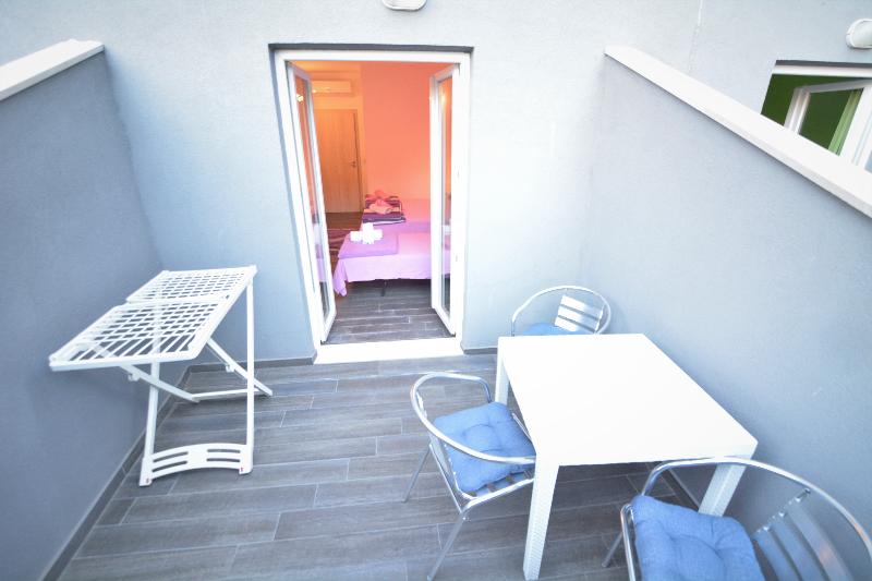 اتاق استاندارد سه نفره, Villa Avantgarde