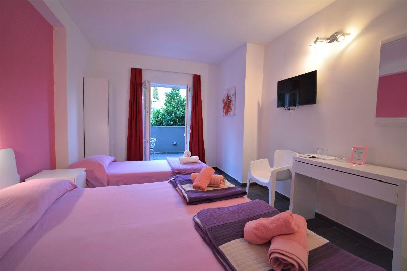 اتاق استاندارد سه نفره, Villa Avantgarde