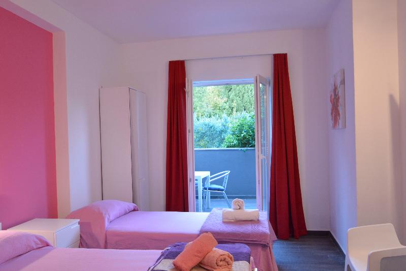اتاق استاندارد سه نفره, Villa Avantgarde
