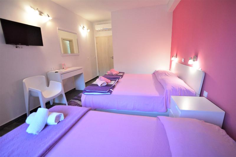 اتاق استاندارد سه نفره, Villa Avantgarde
