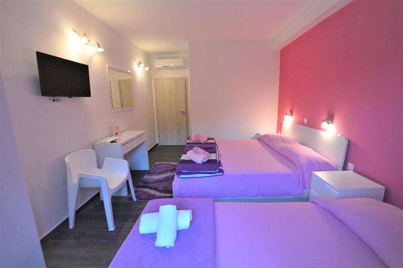 اتاق استاندارد سه نفره, Villa Avantgarde