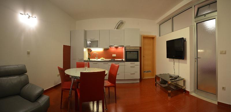 آپارتمان 2 خوابه, Villa Avantgarde