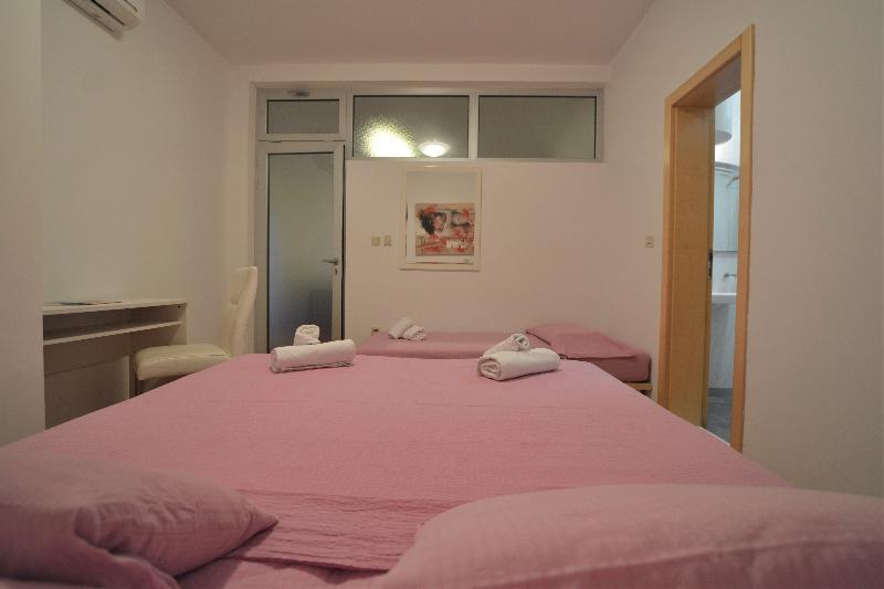 آپارتمان 2 خوابه, Villa Avantgarde