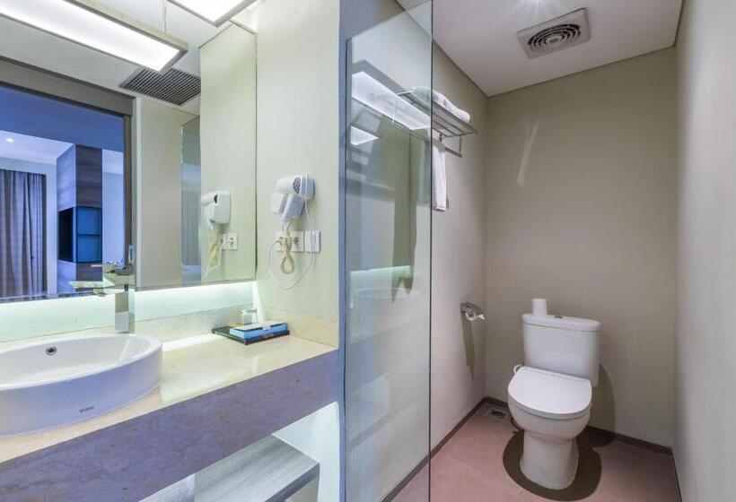 Номер Deluxe Кровать Кинг, Wyndham Garden Kuta Beach Bali