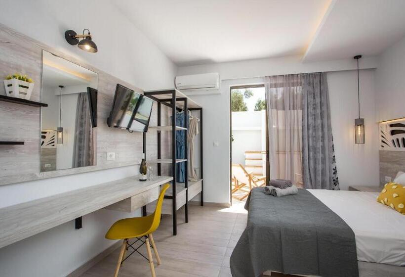 سوئیت با وان آب گرم, Casastavris   Aparts & Pool Suites