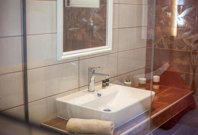 اتاق لوکس سه تخته, Casastavris   Aparts & Pool Suites
