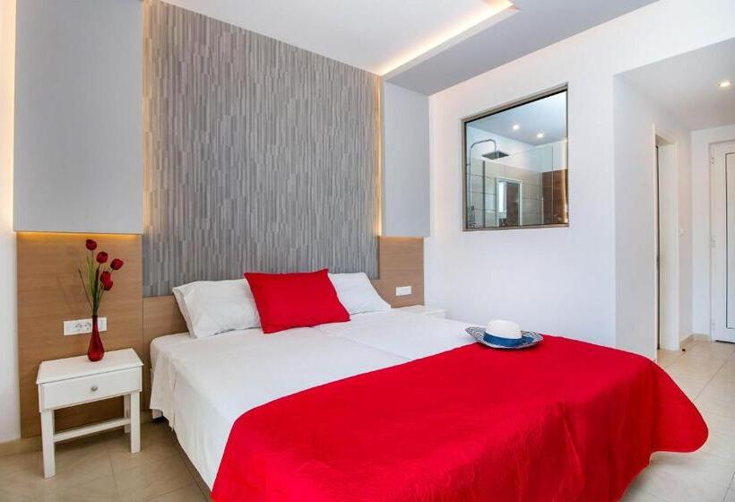 اتاق لوکس سه تخته, Casastavris   Aparts & Pool Suites