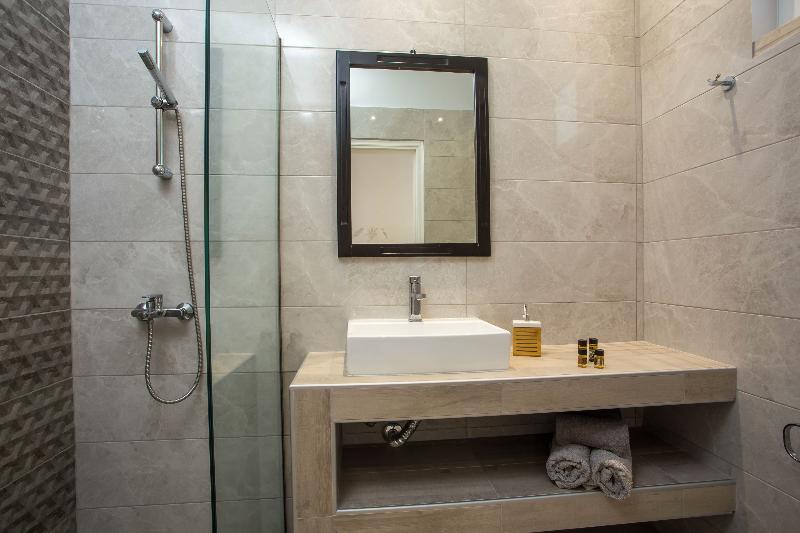 سوئیت با وان آب گرم, Casastavris   Aparts & Pool Suites