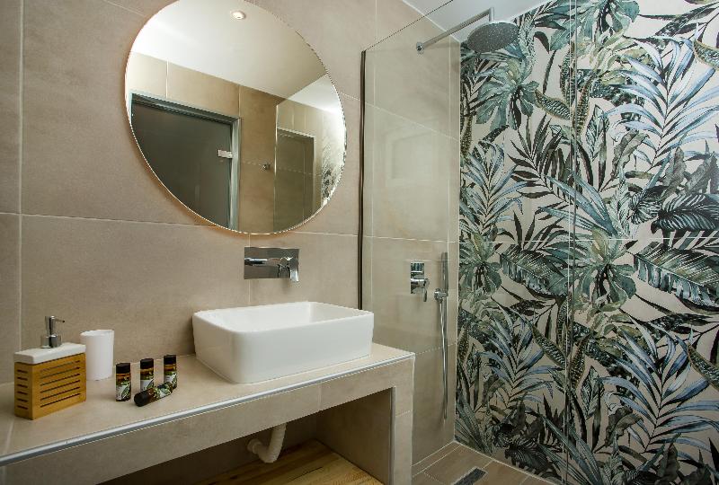 سوئیت با وان آب گرم, Casastavris   Aparts & Pool Suites