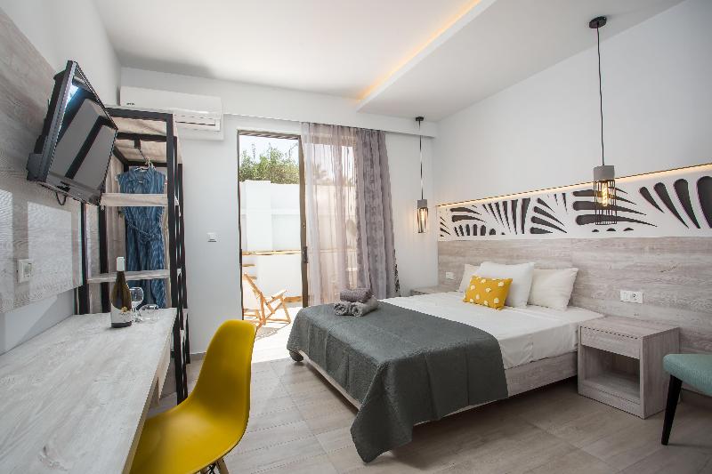 سوئیت با وان آب گرم, Casastavris   Aparts & Pool Suites