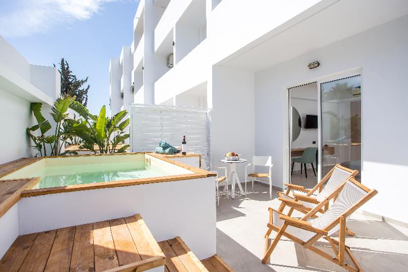 سوئیت با وان آب گرم, Casastavris   Aparts & Pool Suites