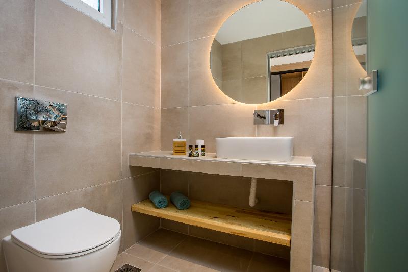 سوئیت با وان آب گرم, Casastavris   Aparts & Pool Suites