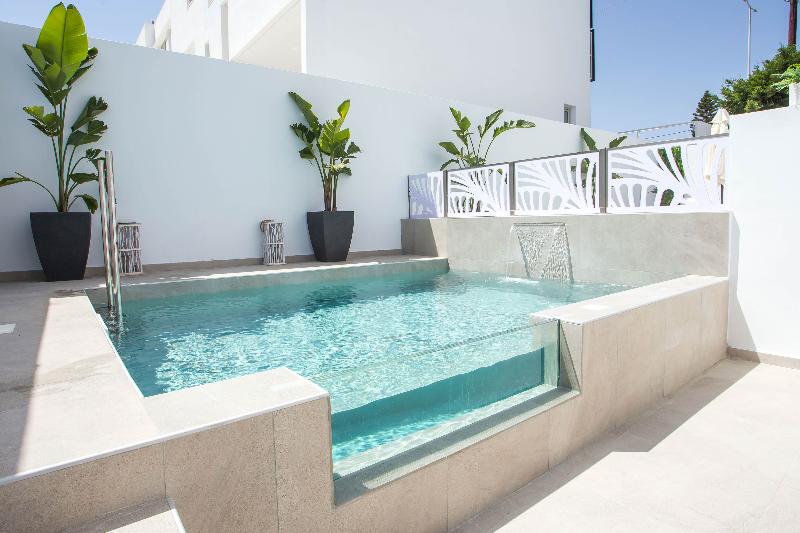 سوییت با استخر, Casastavris   Aparts & Pool Suites