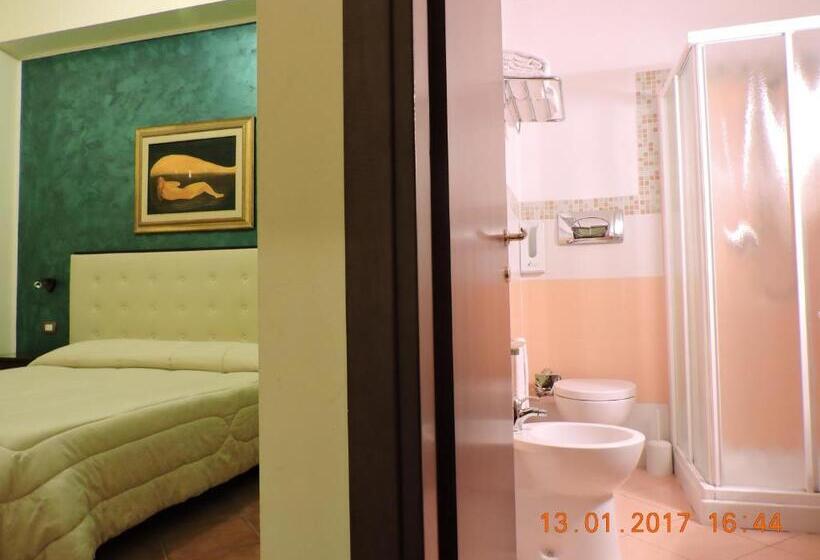 اتاق استاندارد با بالکن و چشم‌انداز دریا, B&b Aquila Reale