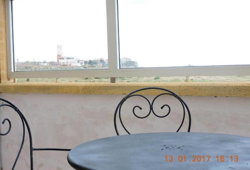 اتاق استاندارد با بالکن و چشم‌انداز دریا, B&b Aquila Reale