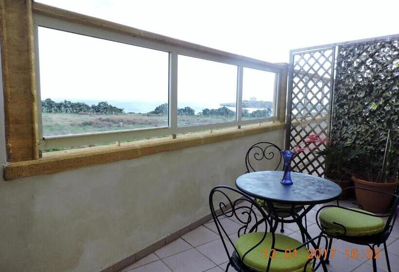 Triple Room Sea View, B&b Aquila Reale