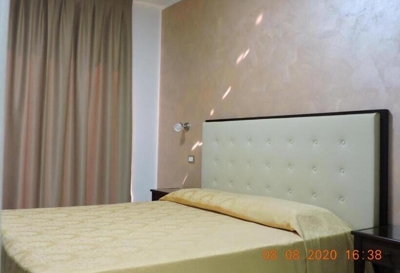 اتاق استاندارد با بالکن, B&b Aquila Reale