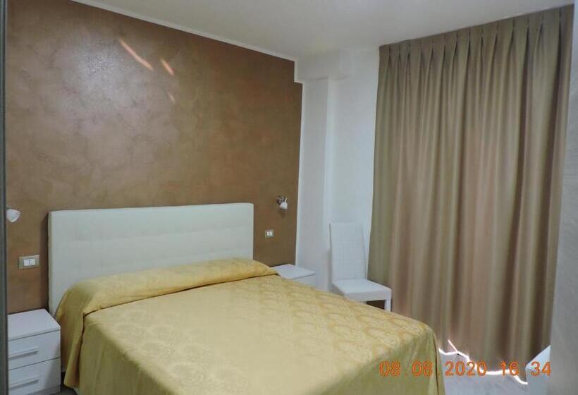 اتاق استاندارد با بالکن, B&b Aquila Reale