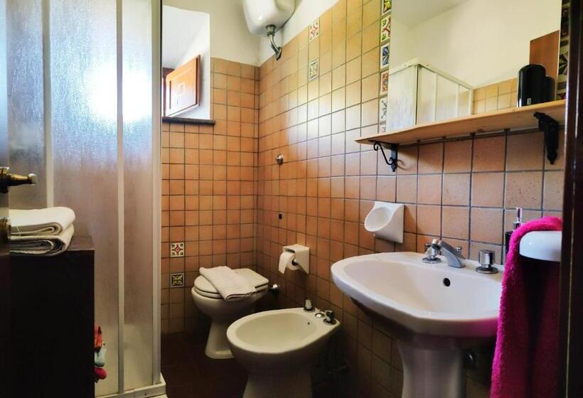 Номер Deluxe, B&b Bivacco Frasassi Climbing & Trail Running House