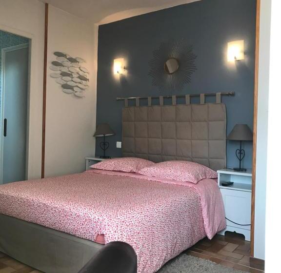 Номер Стандарт, La Grille Dorée
