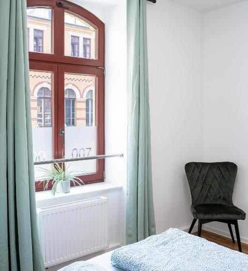 Номер Стандарт, Gwuni B&b