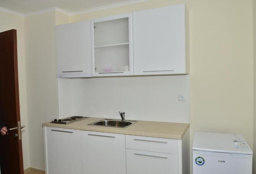 Апартаменты 2 Спальни с Балконом, La Piazza Primorsko Rooms & Apartments