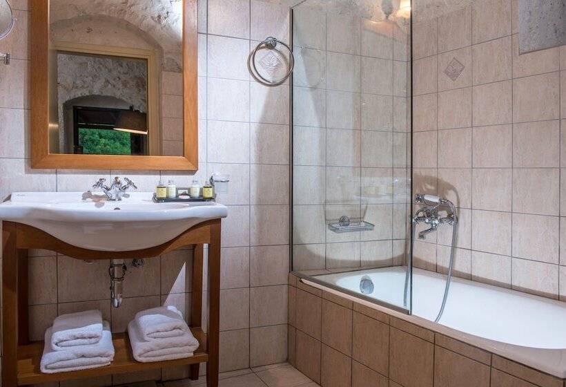 سوئیت با چشم‌انداز دریا و هیدروماساژ, Happy Cretan Suites