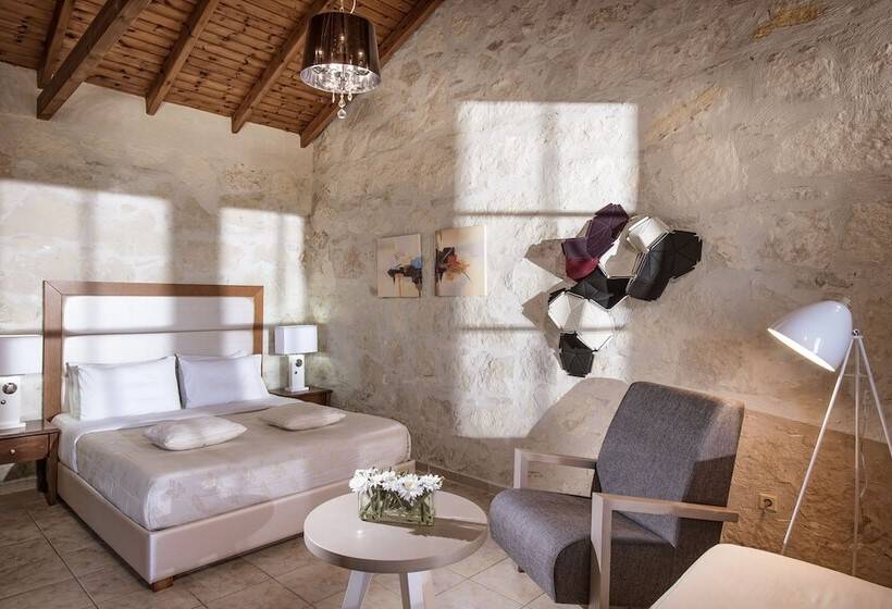 سوئیت با چشم‌انداز دریا و هیدروماساژ, Happy Cretan Suites