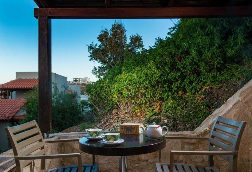 سوییت با چشم‌انداز باغ, Happy Cretan Suites