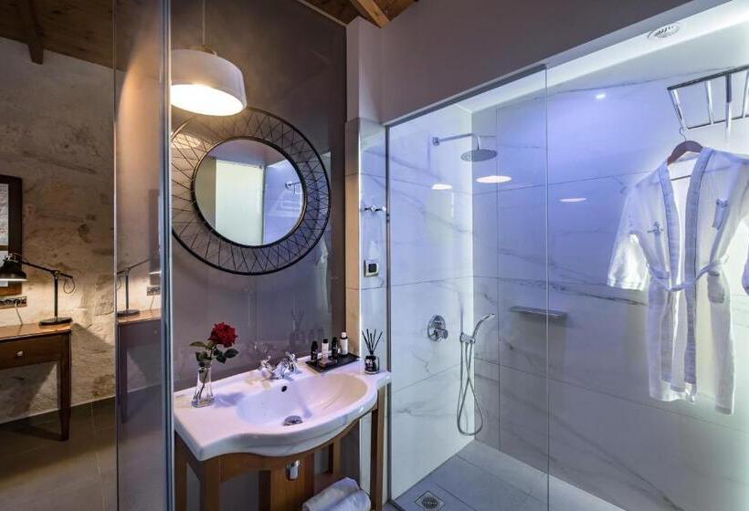 سوئیت با چشم‌انداز دریا و هیدروماساژ, Happy Cretan Suites