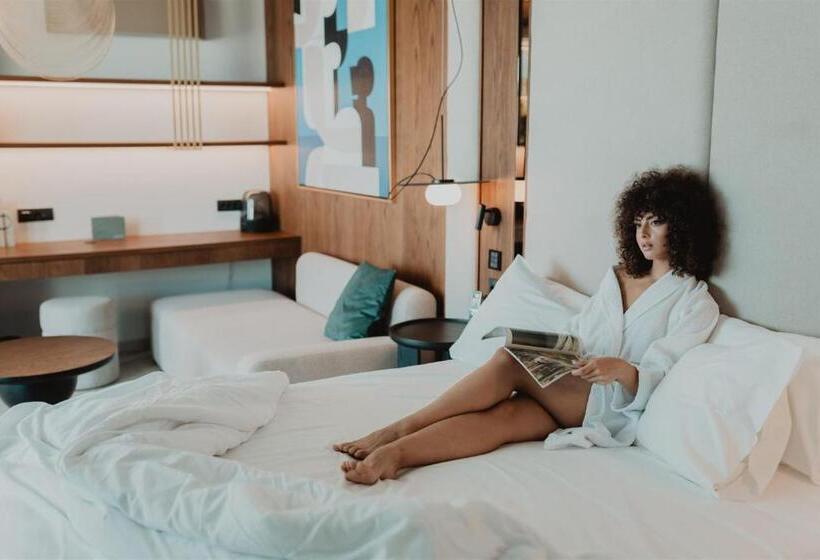 سوییت با چشم‌انداز دریا, Happy Cretan Suites