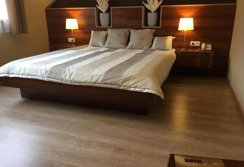 اتاق سوپریور سه تخته, Alfa