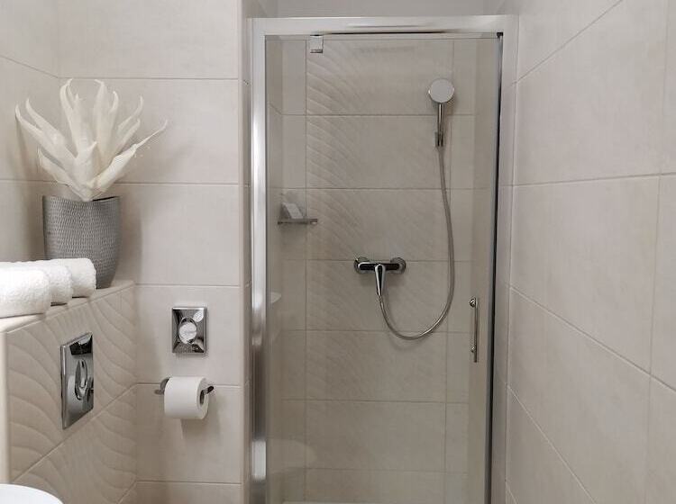 اتاق سوپریور سه تخته, Alfa