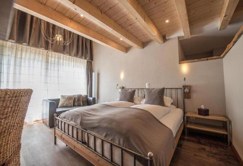 חדר סטנדרט לארבעה, Alpenlodge